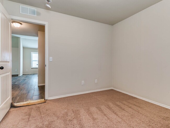 Building Photo - 3 Bed/2 Bath in Sonador of Montague Subdivision - Deer Creek Schools