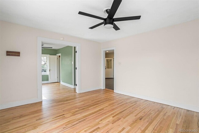 Building Photo - "Charming 3-Bedroom Home with 2 Full Baths in Prime Lakewood Location!"
