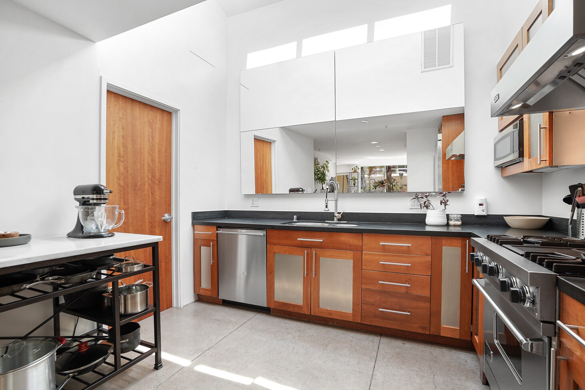 Kitchen - 712 Bryant St