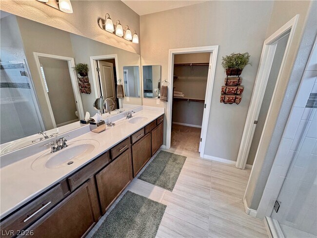 Building Photo - 5245 E La Campana Dr