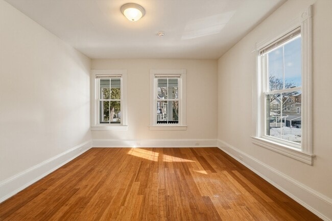 Building Photo - 105 Nonotuck St