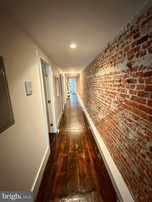 Building Photo - 126 N 3rd St