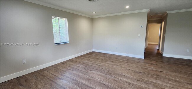 Building Photo - 6121 SW 39th St