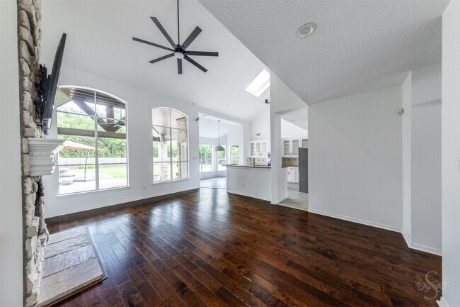 Building Photo - 5534 Weston Dr