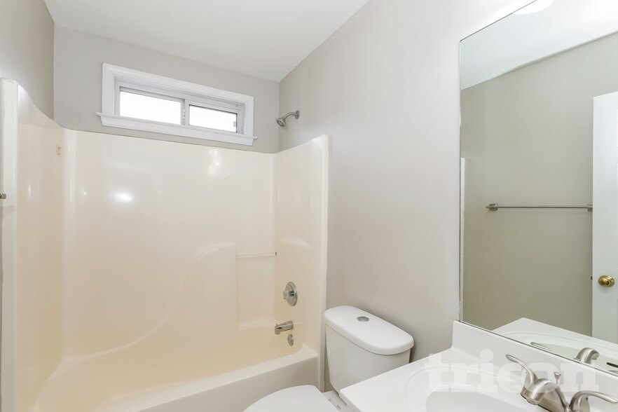 Building Photo - 115 Victor Ln