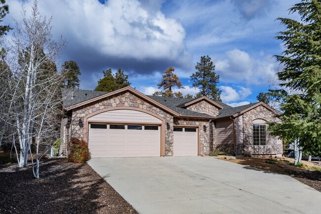 Primary Photo - 4 Bedroom, 2 Bathroom Home in Timber Ridge