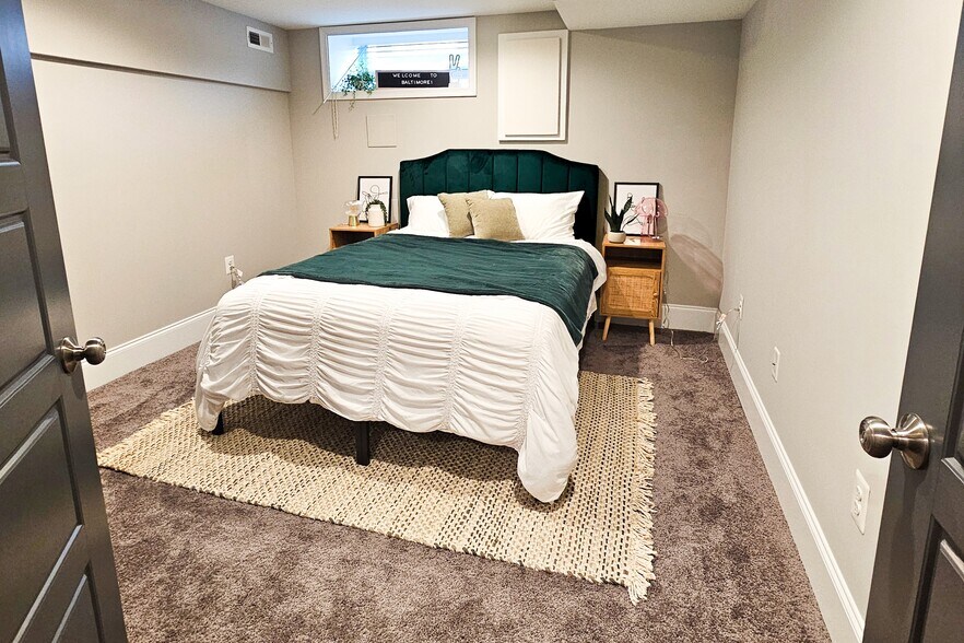 Quiet Bedroom - 640 S Linwood Ave