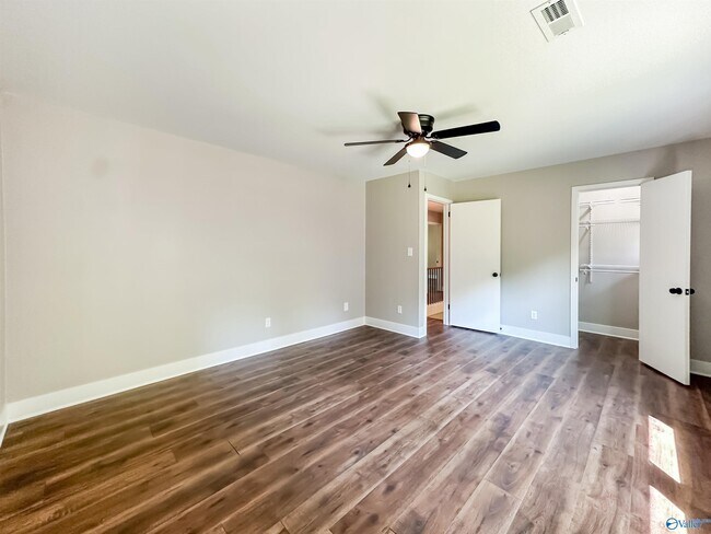 Building Photo - 11210 Mountain Crest Dr SE