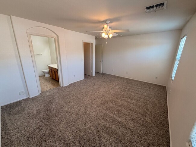 Building Photo - 3 X 2 W/Den *ALL Appliances* **Corner Lot!! with New Paint & Carpet