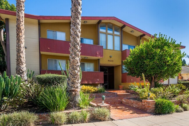Building Photo - Chateau Parkside Apartments