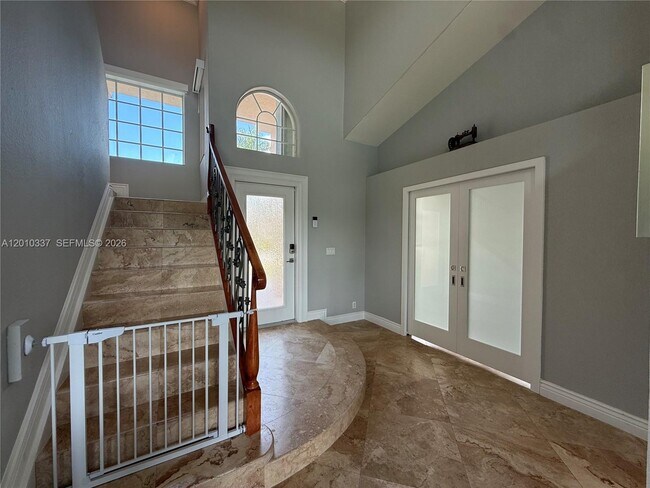 Building Photo - 1070 Capistrano