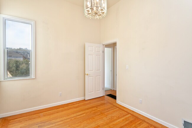 Building Photo - 544 Mississippi St