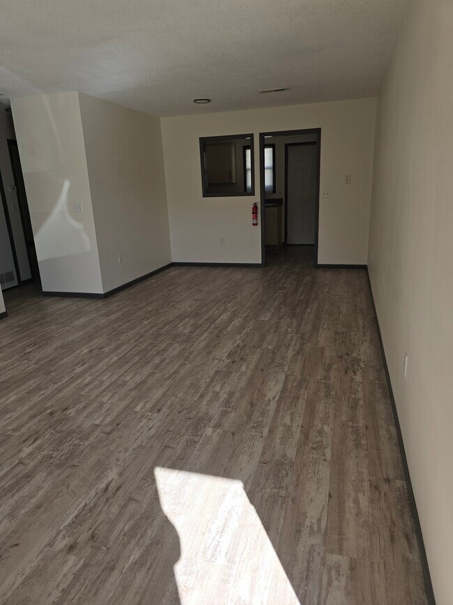 Building Photo - 2802 Maralane Ave