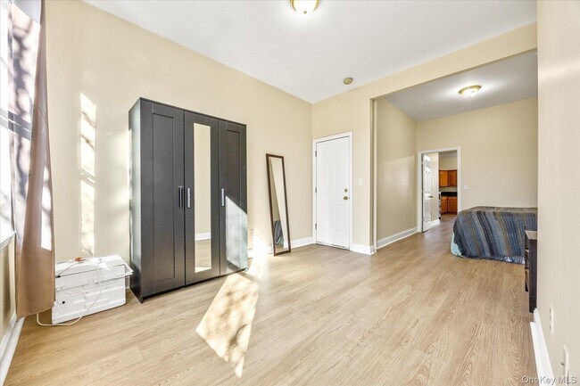 Building Photo - 60-19 54th St