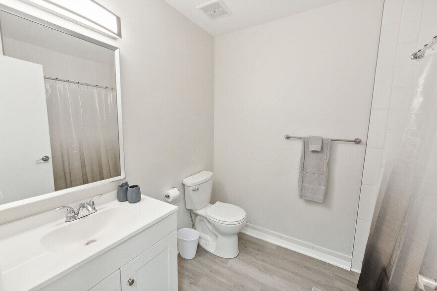 Building Photo - 412 Wharton Dr
