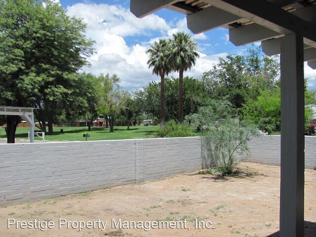 Building Photo - 3 br, 1 bath House - 1801 N. Calle Serena