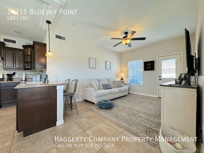 Building Photo - East El Paso 4 bed Refrig A/C Home