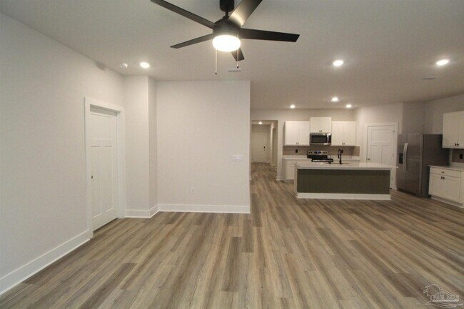 Building Photo - 3111 Silver Maple Dr