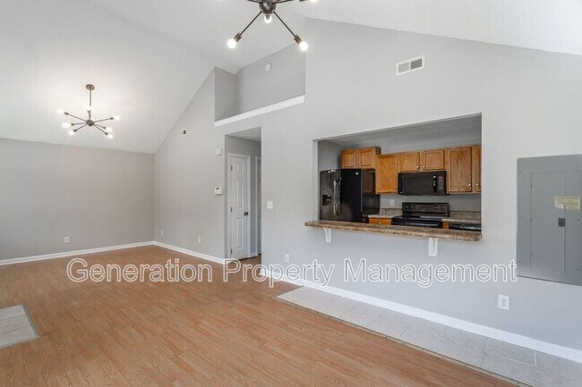 Building Photo - 2005 S Lyerly St