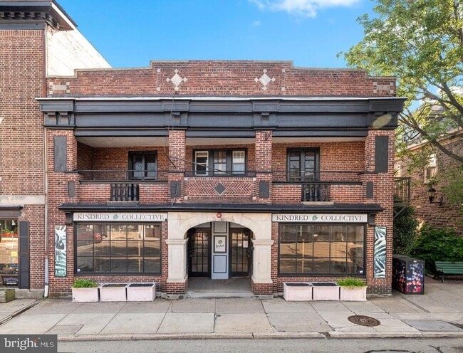 Primary Photo - 836 W Lancaster Ave