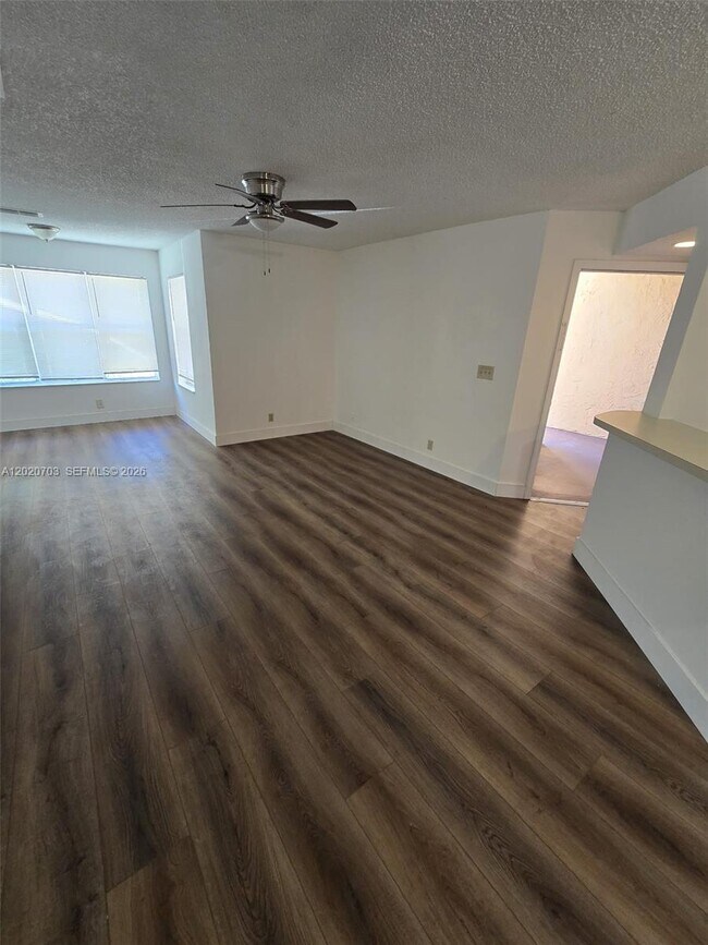 Building Photo - 3340 Pinewalk Dr N