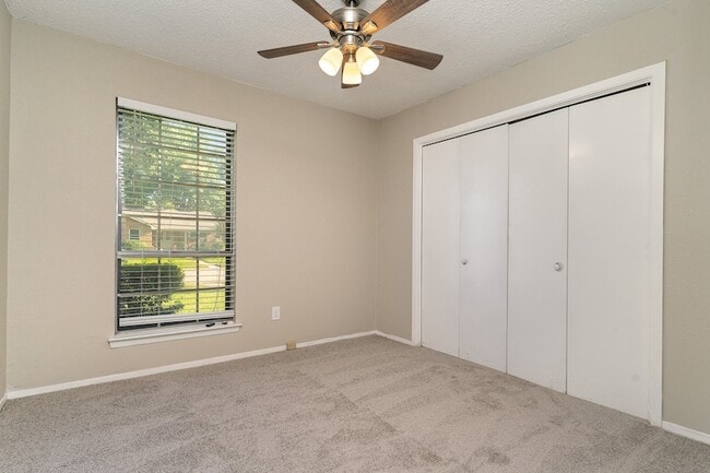 Building Photo - 2311 Lawnmeadow Dr