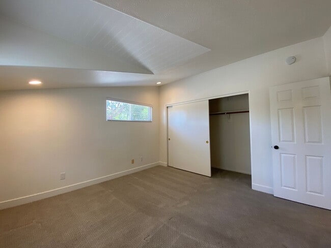 Building Photo - Great 3-Bedroom Home – Peaceful Country Living Just 8 Minutes from Hwy 78!