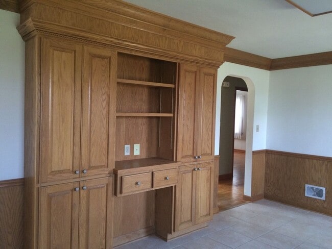 Building Photo - 1358 Pottery Rd