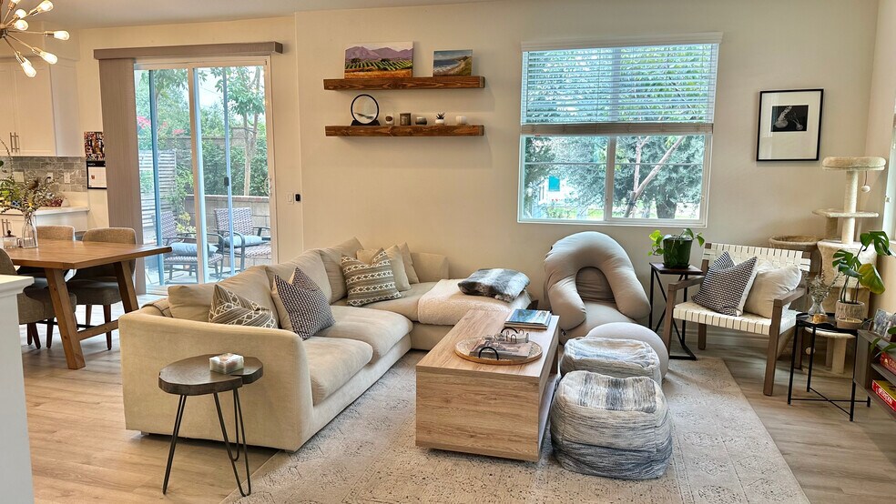 Living room - 194 Olive Ave