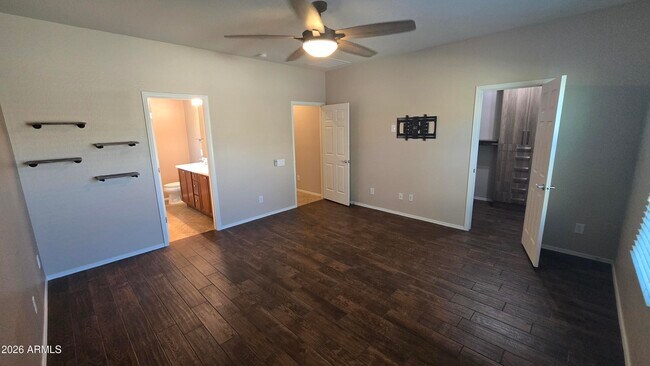 Building Photo - 10826 W Avenida Del Rey