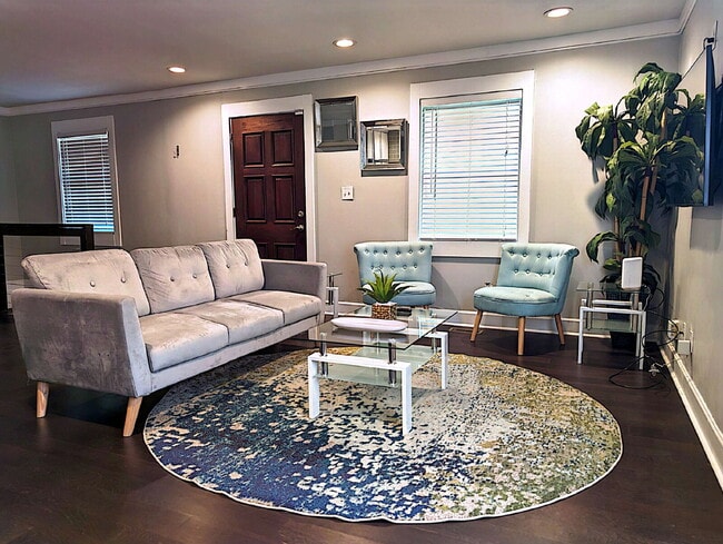 Building Photo - Stylish & Convenient Atlanta Room: All-Inclusive Living!