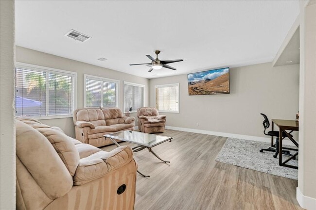 Building Photo - 2735 Peekskill Ave