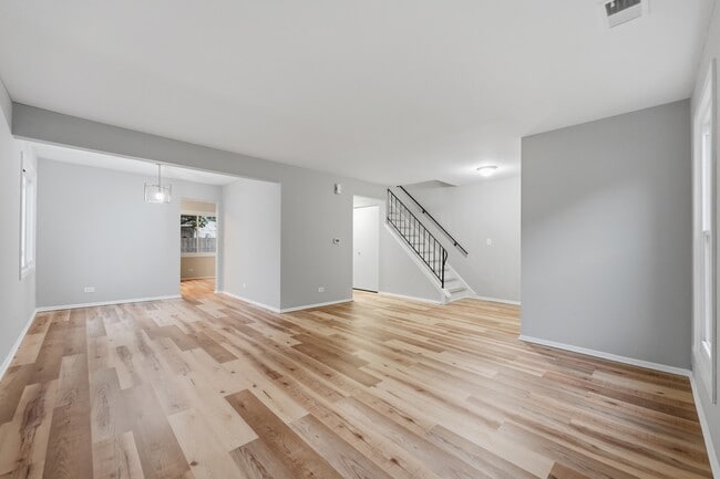 Building Photo - 5039 Chambers Dr