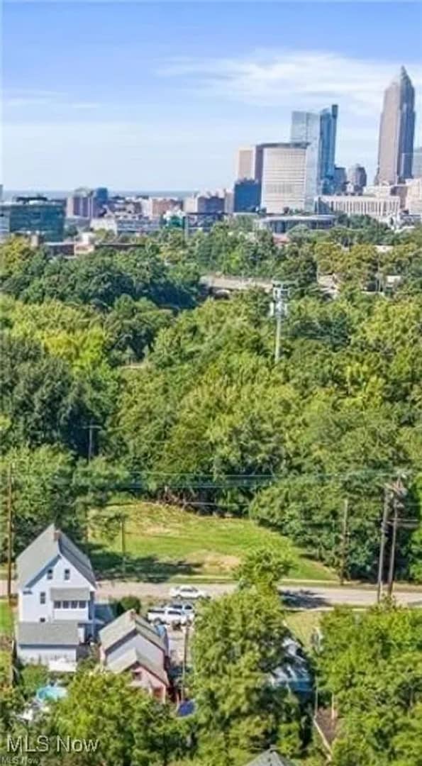 Building Photo - Newly Renovated 2-Bed, 2-Bath Home in Ohio City