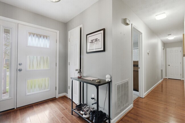 Building Photo - 601 Winged Foot Ct