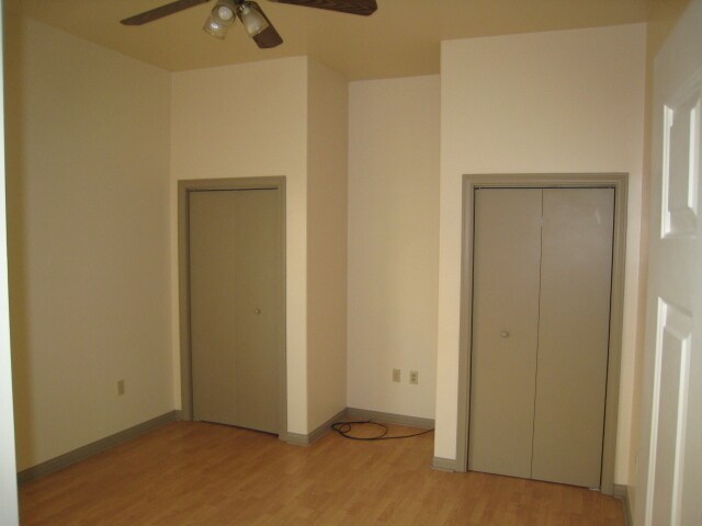 Building Photo - 522 Center St