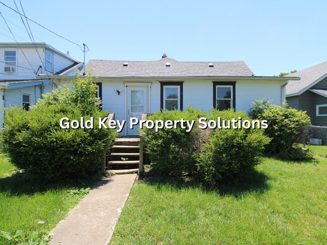 Building Photo - COMING SOON!! Spacious 3 BR 1 BA with Covered Porch and Garage (SECTION 8 APPROVED)