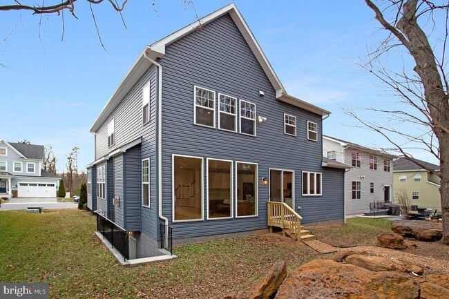 Building Photo - 408 Kosmill Dr