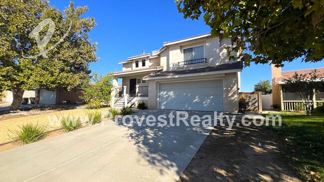 Building Photo - 4 Bed, 2.5 Bath Hesperia Home!!