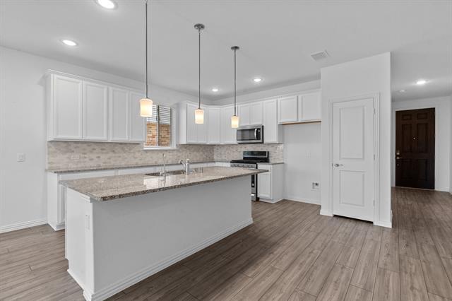 Building Photo - 1209 Bonsmara Dr