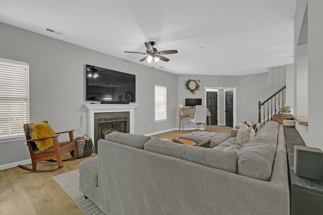 Building Photo - Call Sabrina Thomas at 757-767-0767 for more information