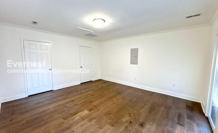 Building Photo - 107 Westover Park Ct