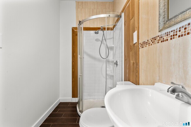 Building Photo - 394 Gregory St