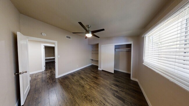 Building Photo - 5216 College Gardens Ct