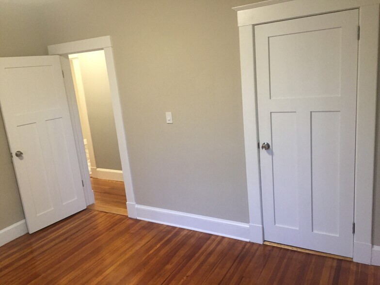Building Photo - 48 Nesbit Avenue
