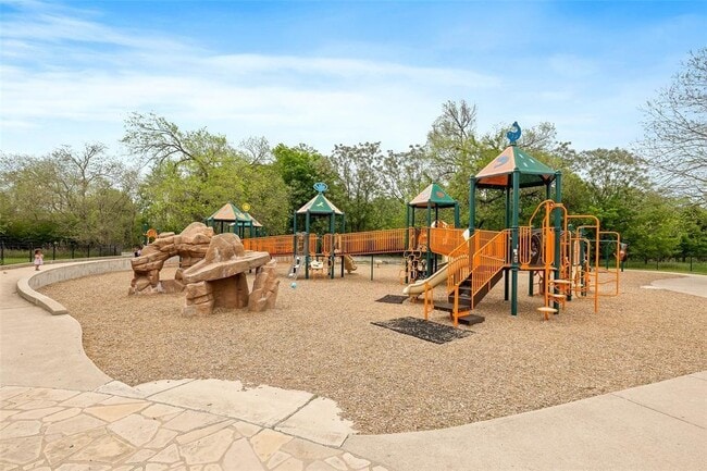 Building Photo - 7208 Bertram Ct