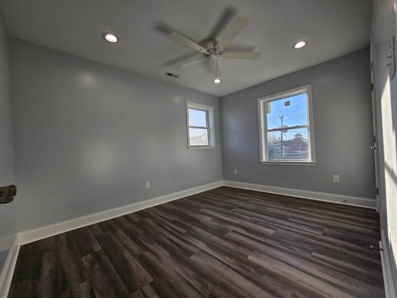 Building Photo - 108 Poplar St