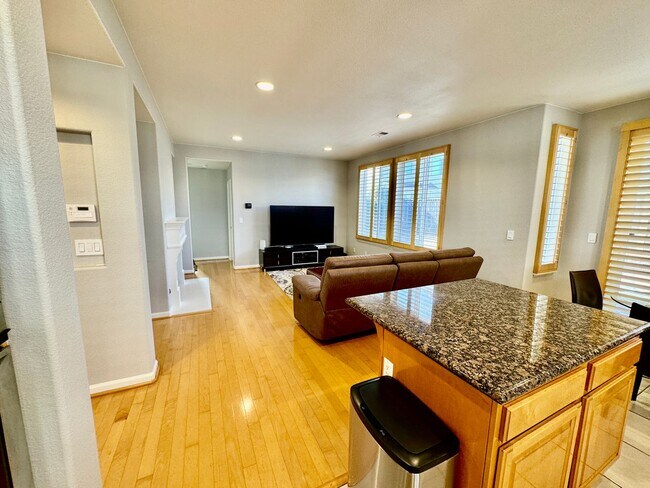 Building Photo - 12 Amberwood Cir