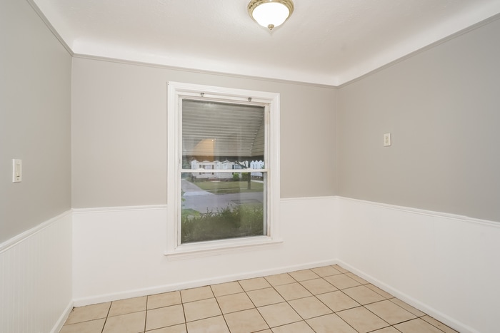 Building Photo - 18505 Maple Heights Blvd