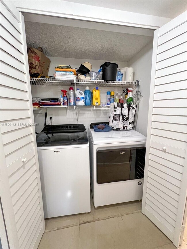 Building Photo - 15821 SW 104th Terrace